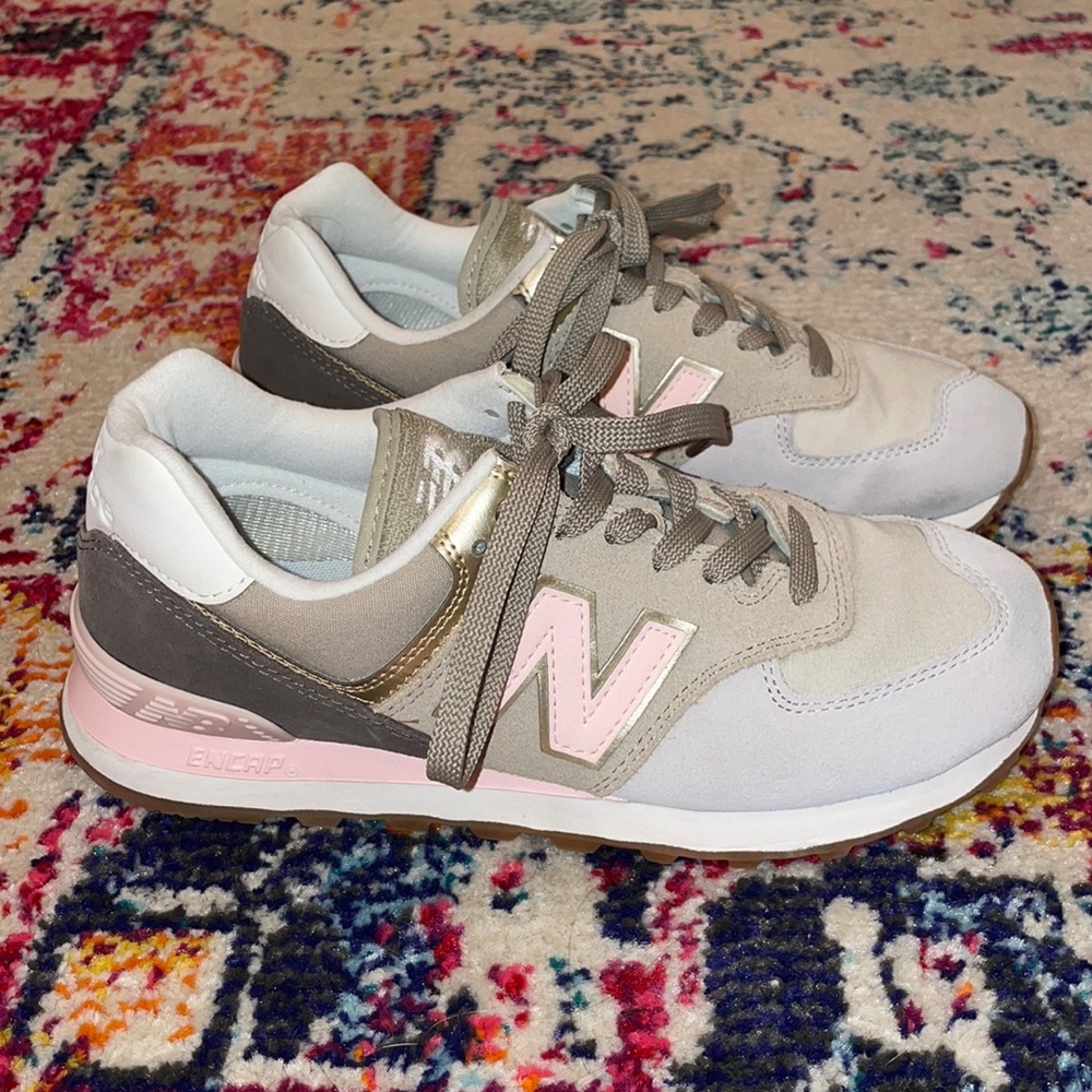 New Balance Women’s 574 Sneakers Brown/Pink